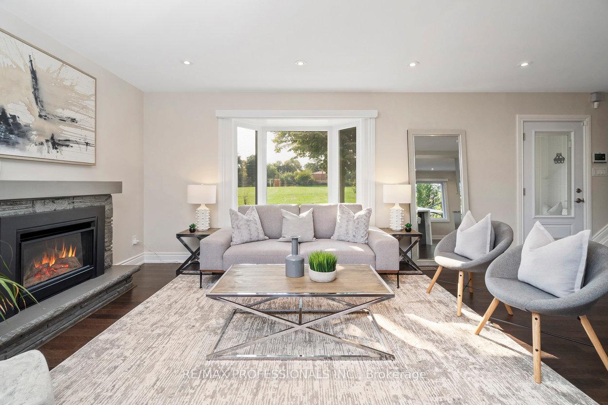 3 Lochway Crt, Toronto, ON M9B4G6 | 4 Bedroom 3 Bathroom Detached House | Image 16