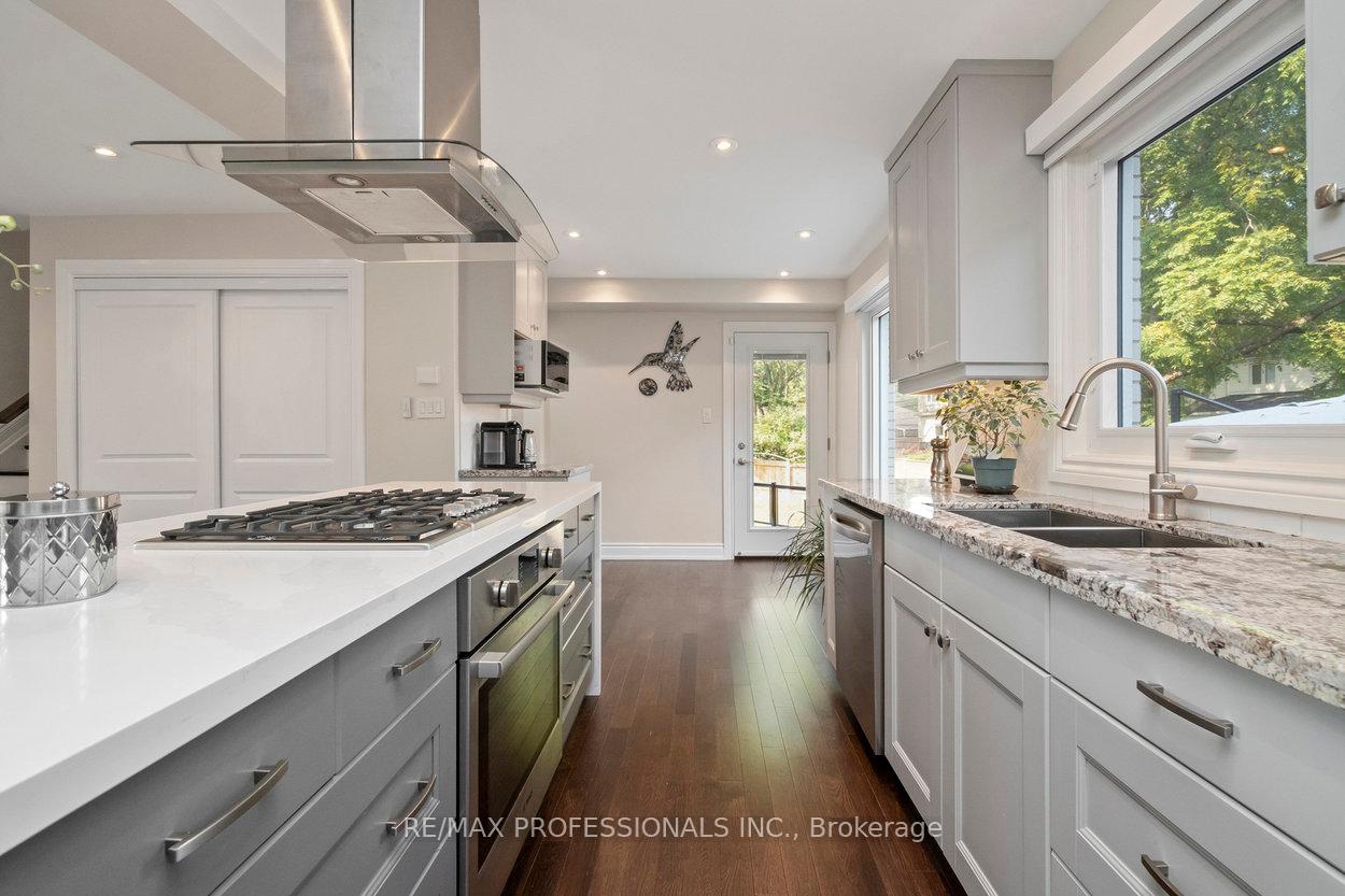 3 Lochway Crt, Toronto, ON M9B4G6 | 4 Bedroom 3 Bathroom Detached House | Image 18