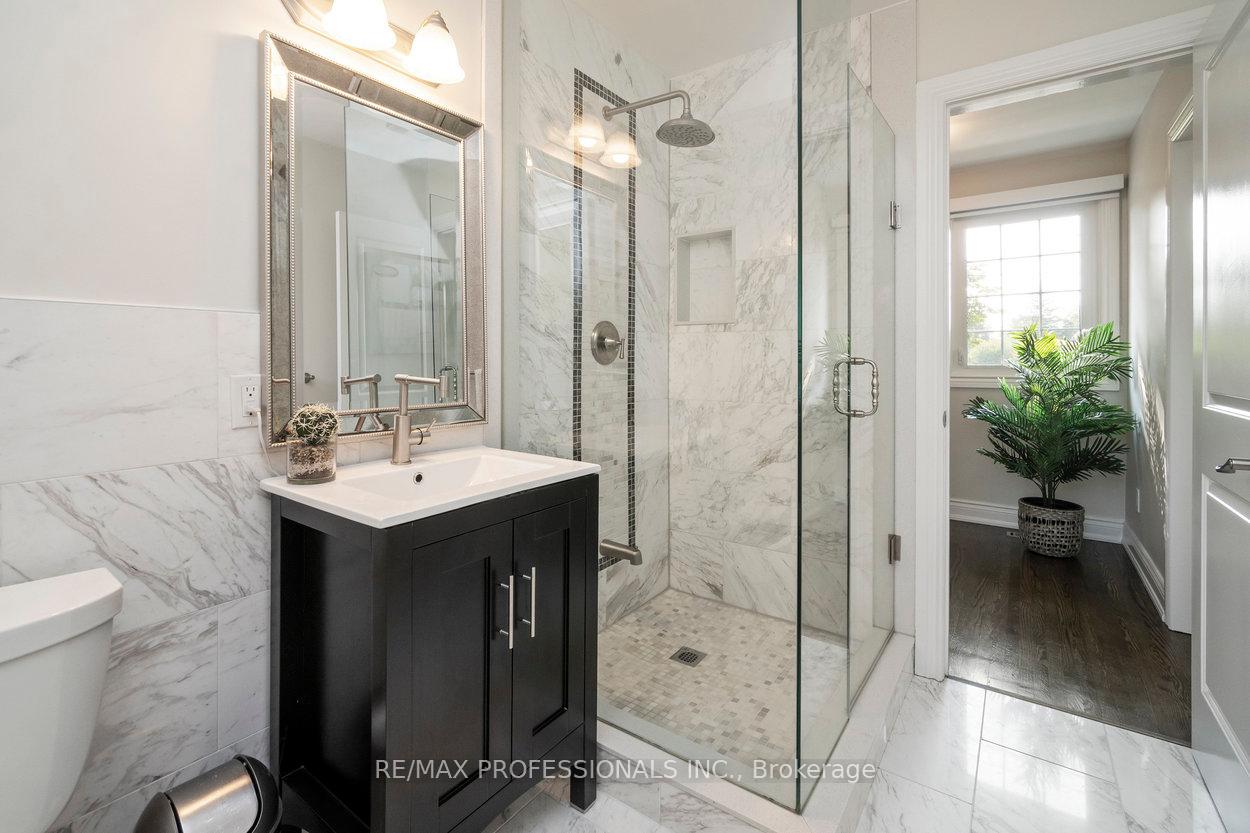 3 Lochway Crt, Toronto, ON M9B4G6 | 4 Bedroom 3 Bathroom Detached House | Image 20