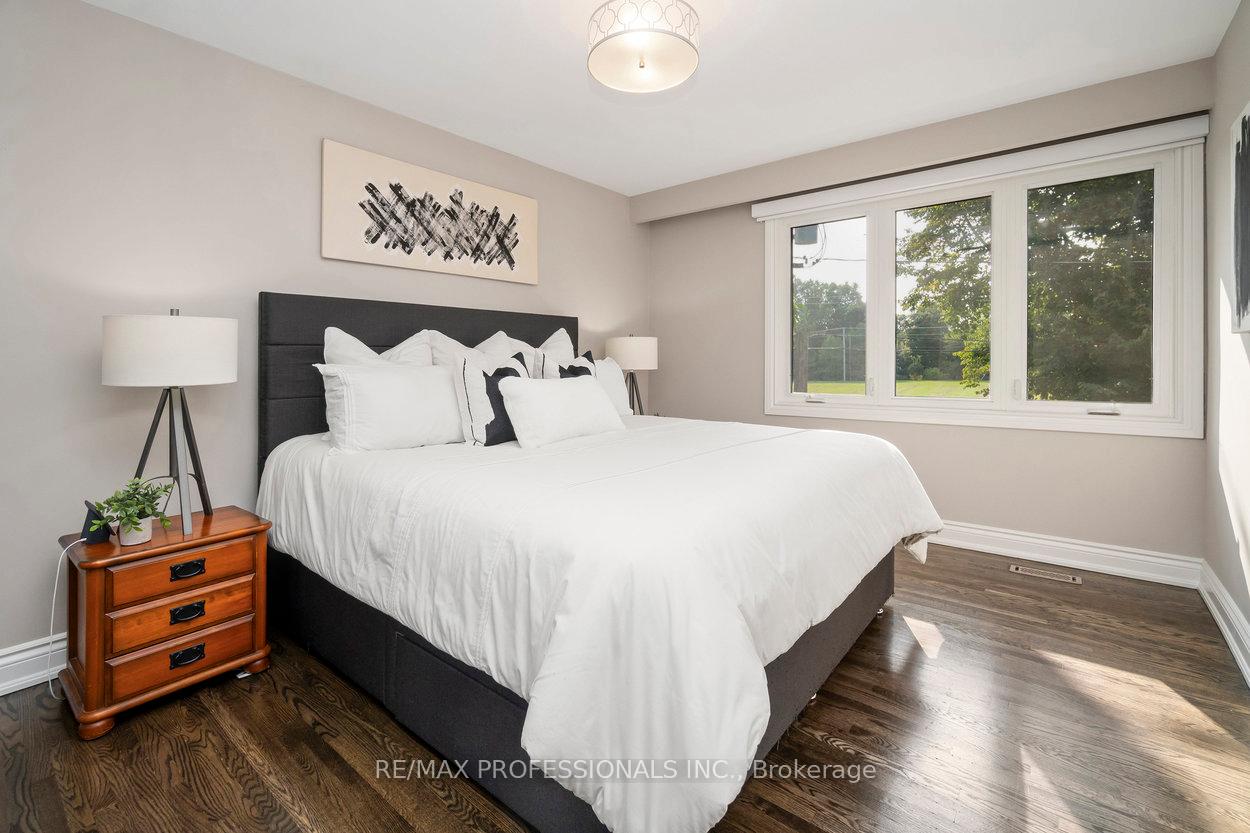 3 Lochway Crt, Toronto, ON M9B4G6 | 4 Bedroom 3 Bathroom Detached House | Image 21