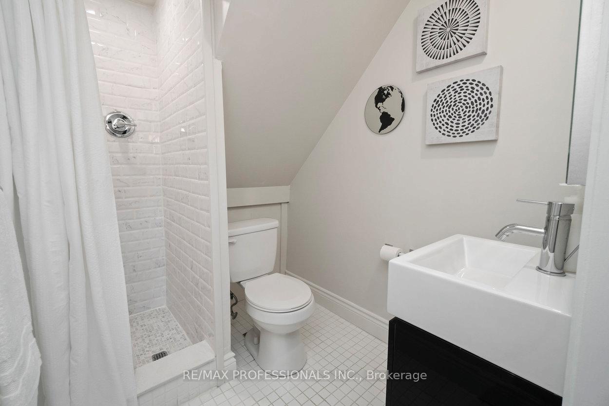 3 Lochway Crt, Toronto, ON M9B4G6 | 4 Bedroom 3 Bathroom Detached House | Image 28