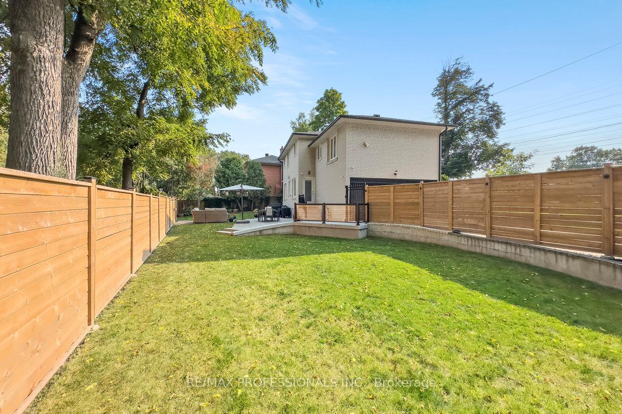 3 Lochway Crt, Toronto, ON M9B4G6 | 4 Bedroom 3 Bathroom Detached House | Image 29