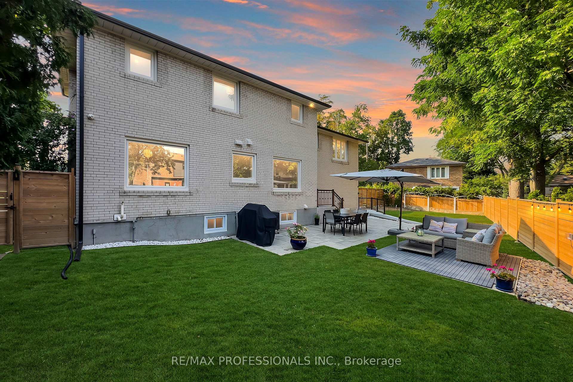 3 Lochway Crt, Toronto, ON M9B4G6 | 4 Bedroom 3 Bathroom Detached House | Image 32