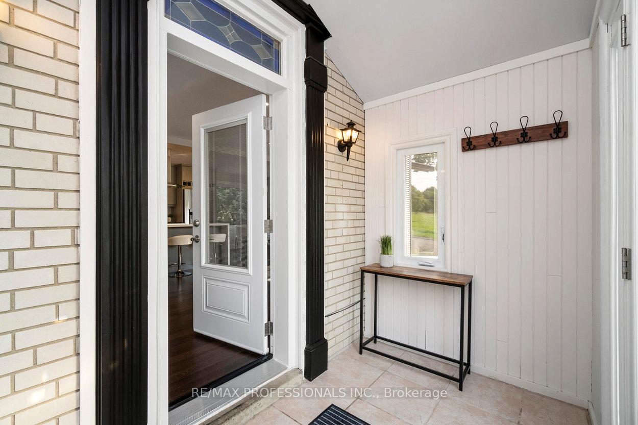 3 Lochway Crt, Toronto, ON M9B4G6 | 4 Bedroom 3 Bathroom Detached House | Image 7