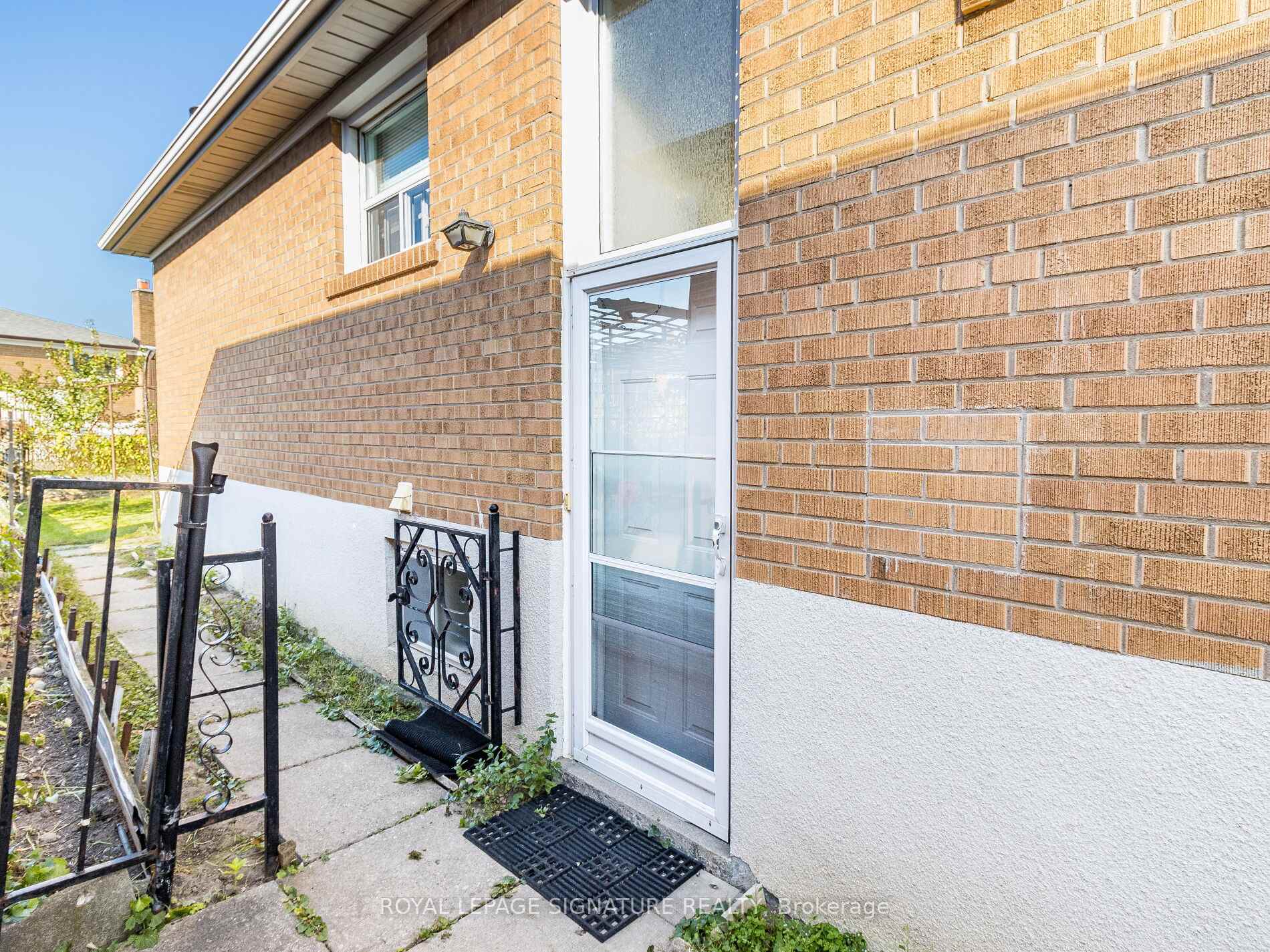 66 Arleta Ave, Toronto, ON M3L2E7 | 3 Bedroom 3 Bathroom Semi-Detached House | Image 32