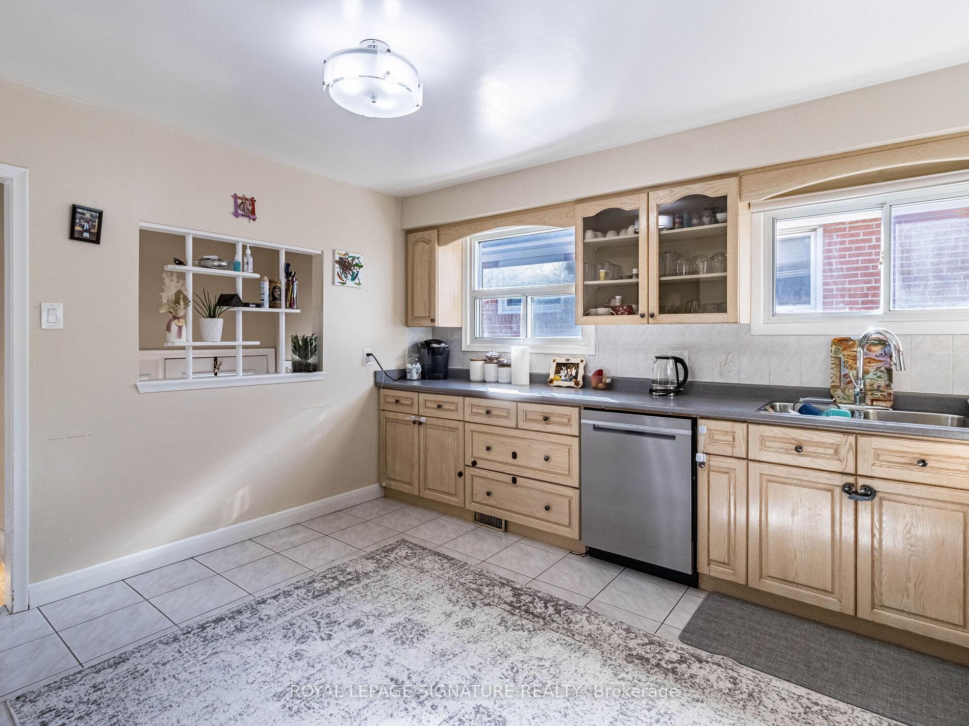 66 Arleta Ave, Toronto, ON M3L2E7 | 3 Bedroom 3 Bathroom Semi-Detached House | Image 9