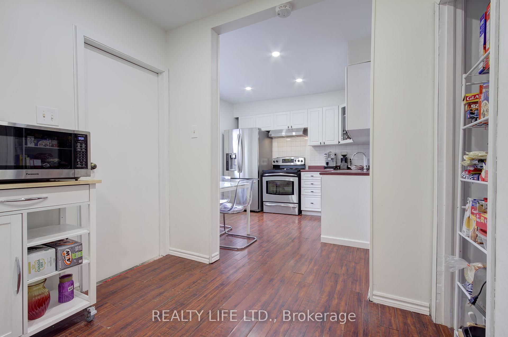 293 Melrose St, Toronto, ON M8Z1G7 | 3 Bedroom 2 Bathroom Detached House | Image 14