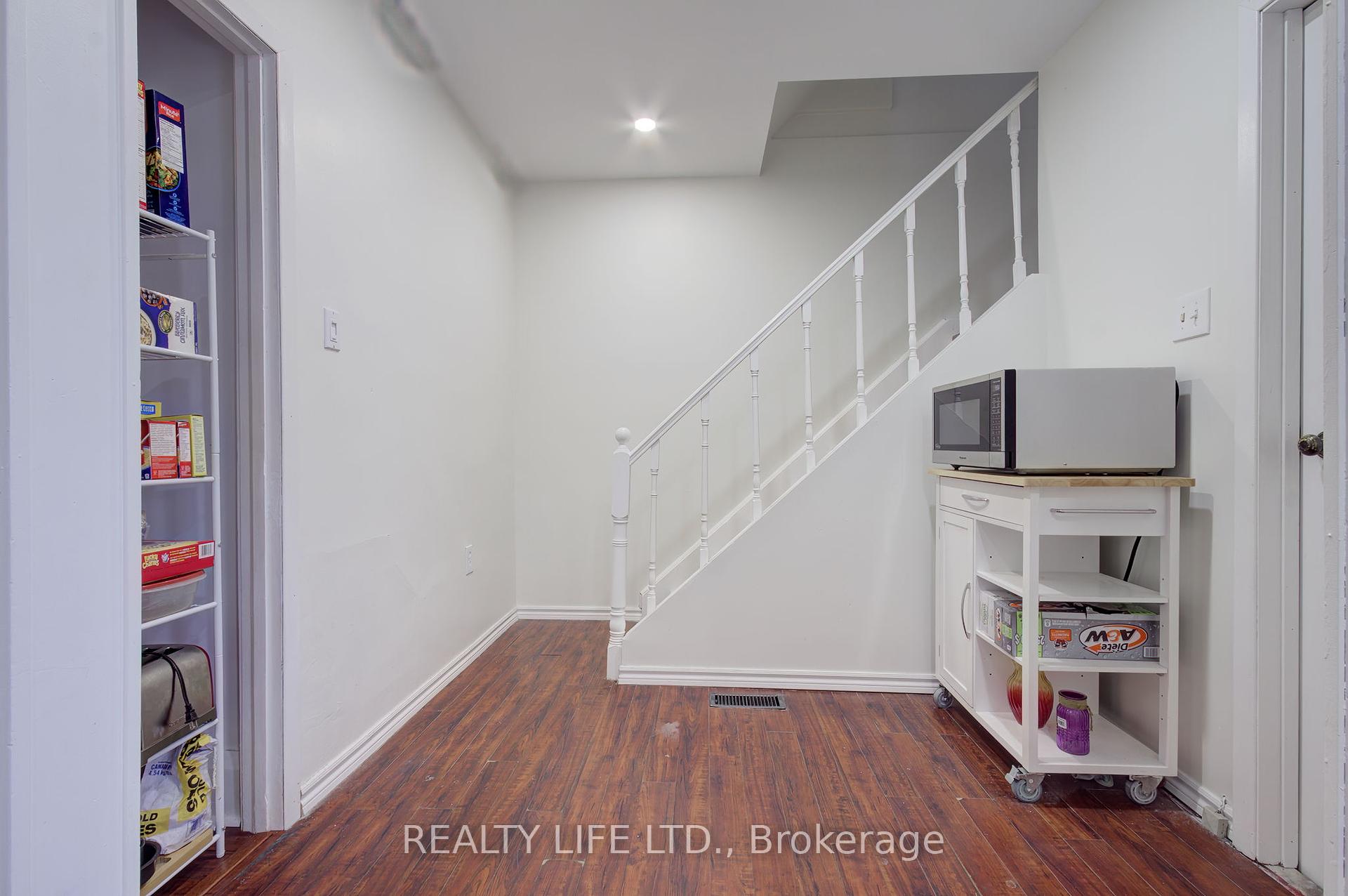 293 Melrose St, Toronto, ON M8Z1G7 | 3 Bedroom 2 Bathroom Detached House | Image 16