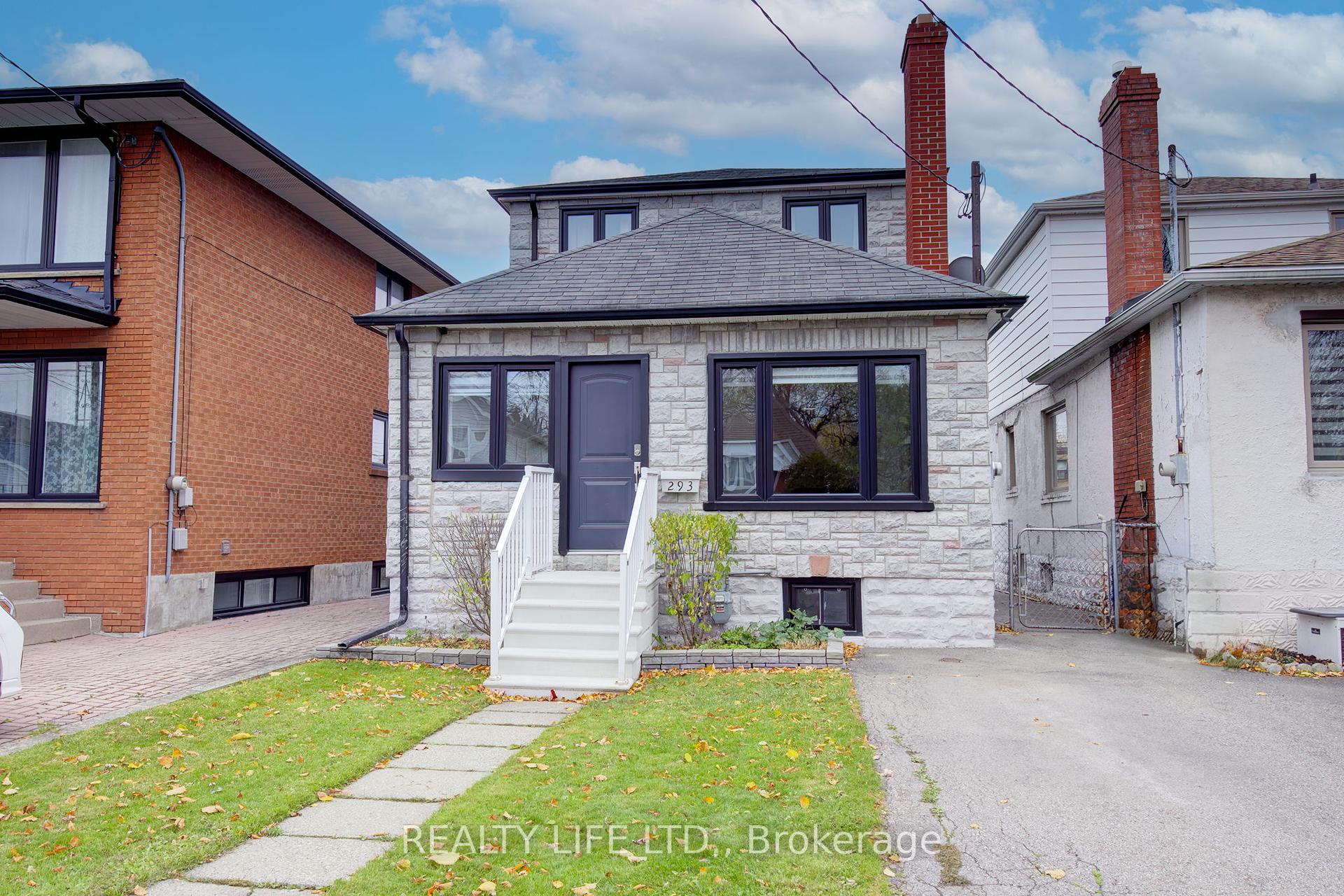 293 Melrose St, Toronto, ON M8Z1G7 | 3 Bedroom 2 Bathroom Detached House | Image 2