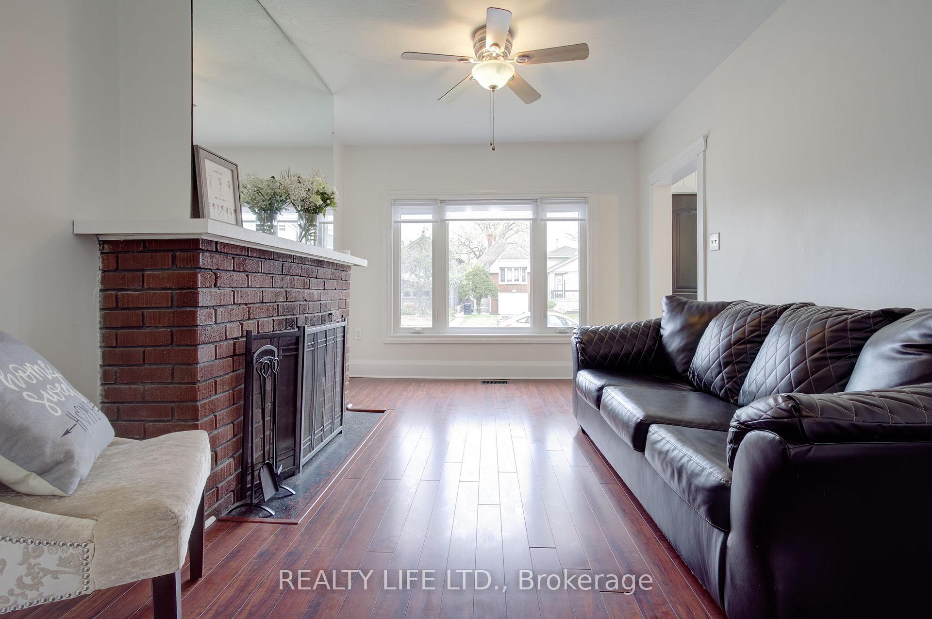 293 Melrose St, Toronto, ON M8Z1G7 | 3 Bedroom 2 Bathroom Detached House | Image 7