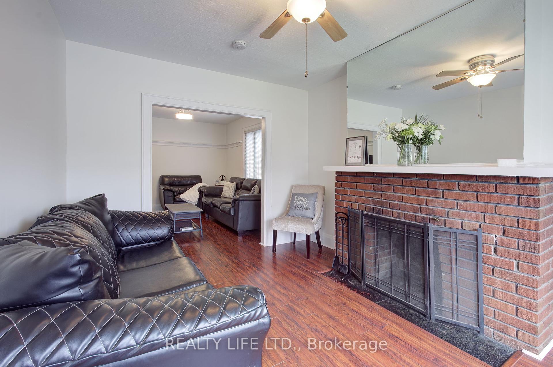 293 Melrose St, Toronto, ON M8Z1G7 | 3 Bedroom 2 Bathroom Detached House | Image 8