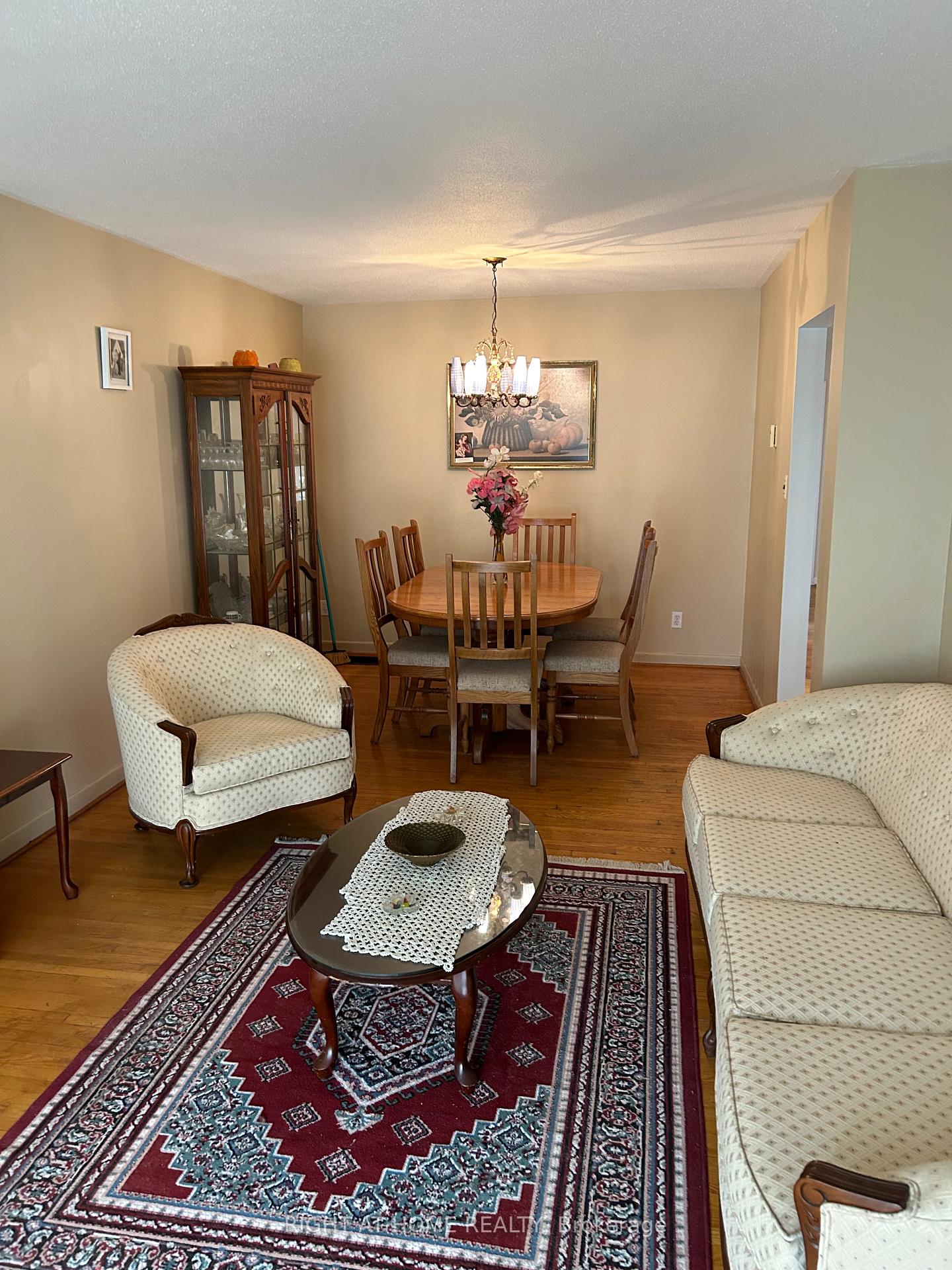 65 Primula Cres, Toronto, ON M9L1J9 | 3 Bedroom 2 Bathroom Semi-Detached House | Image 10