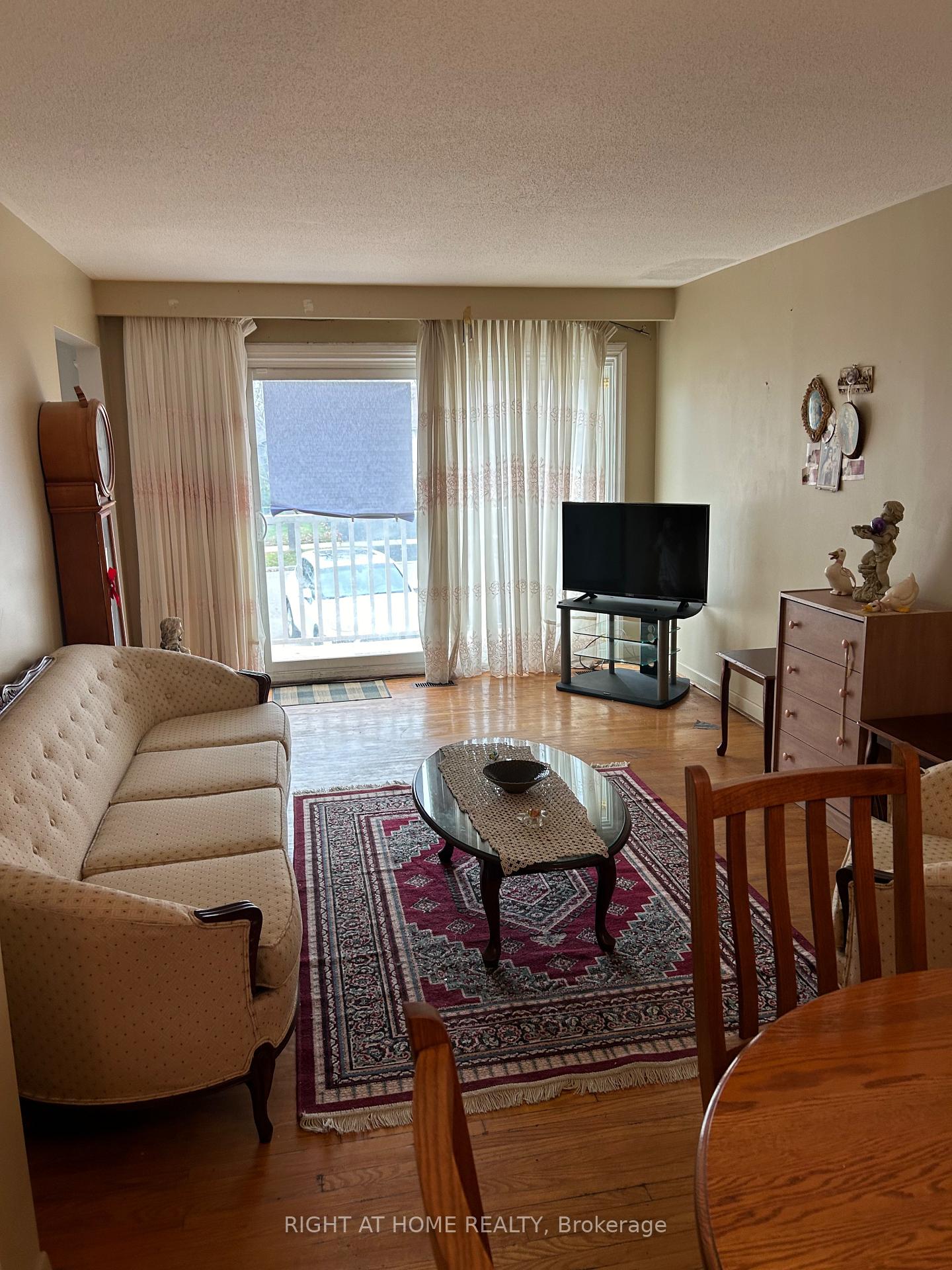 65 Primula Cres, Toronto, ON M9L1J9 | 3 Bedroom 2 Bathroom Semi-Detached House | Image 11