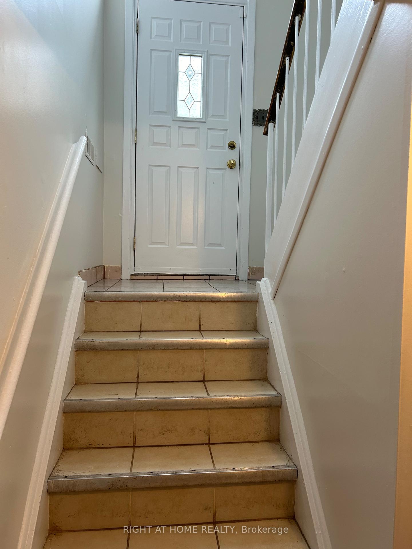 65 Primula Cres, Toronto, ON M9L1J9 | 3 Bedroom 2 Bathroom Semi-Detached House | Image 18