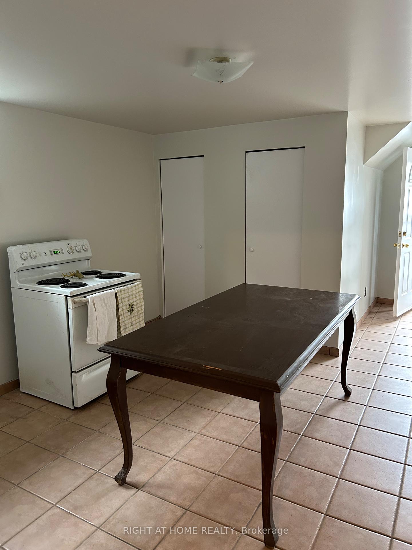 65 Primula Cres, Toronto, ON M9L1J9 | 3 Bedroom 2 Bathroom Semi-Detached House | Image 20