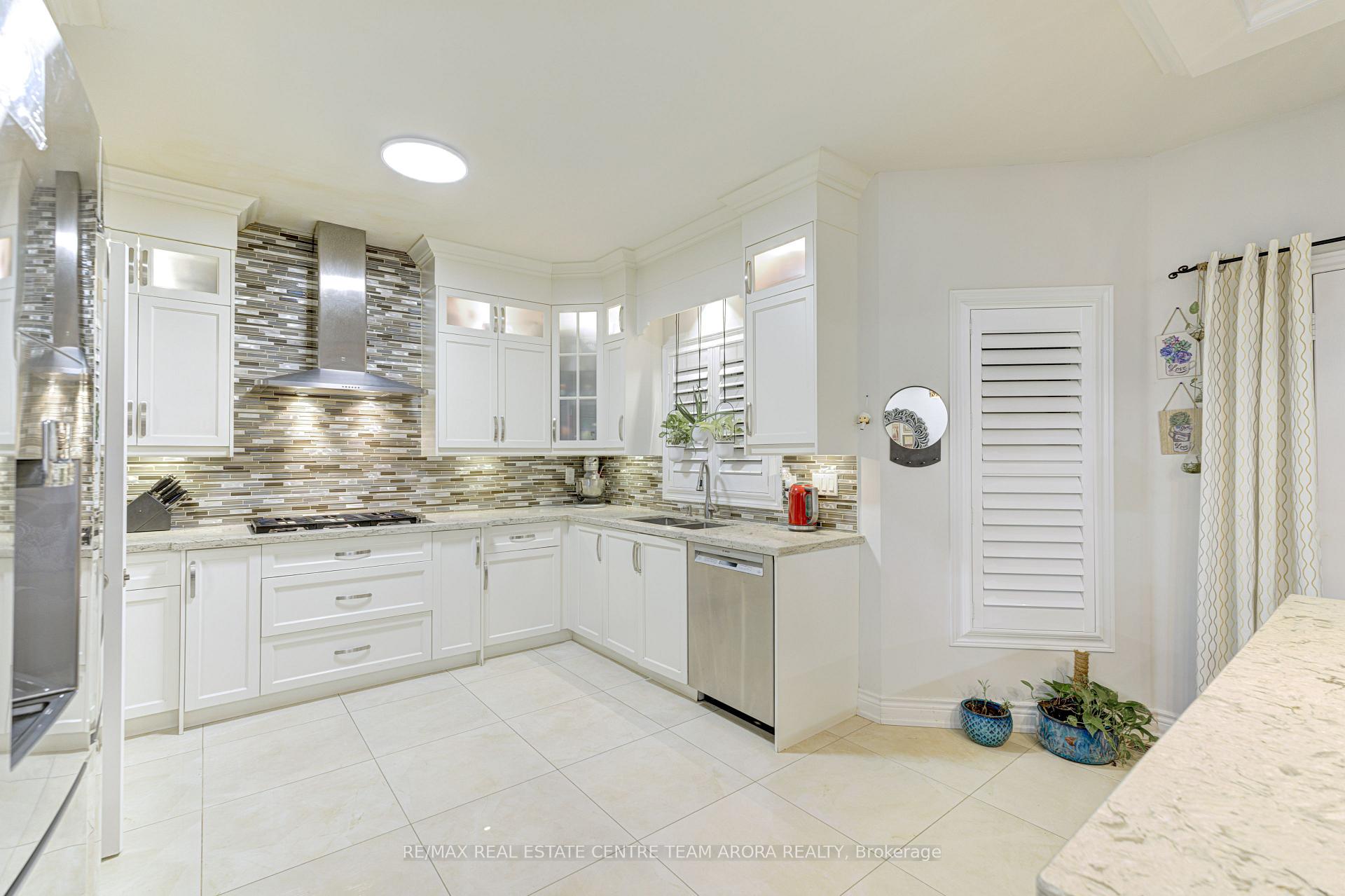 6937 Amour Terr, Mississauga, ON L5W1G5 | 4 Bedroom 4 Bathroom Detached House | Image 13