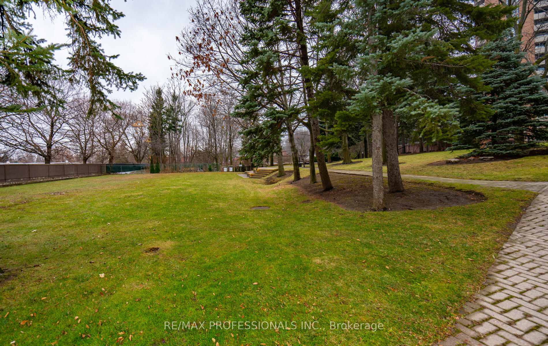 #601 - 2010 Islington Ave, Toronto, ON M9P3S8 | 2 Bedroom 2 Bathroom Condo Apt | Image 12