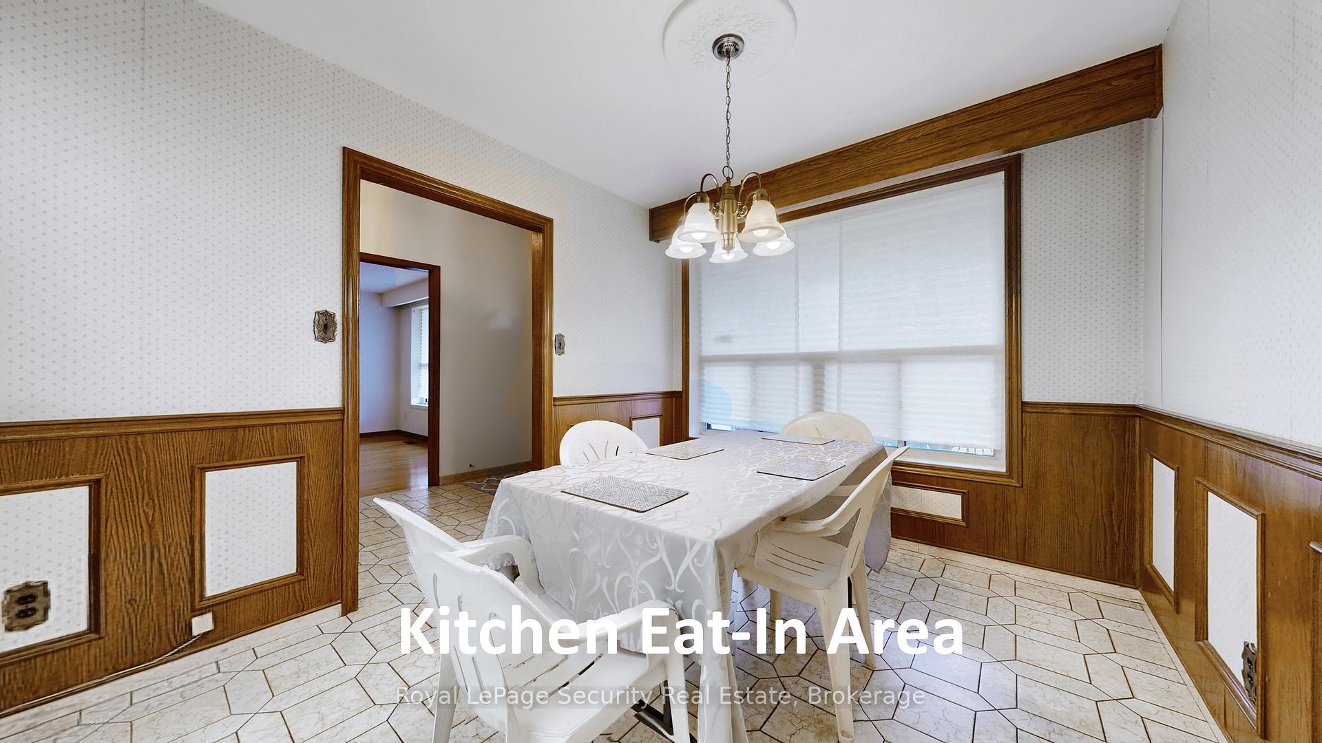 59 Roseglen Cres, Toronto, ON M3N1G7 | 4 Bedroom 2 Bathroom Detached House | Image 15