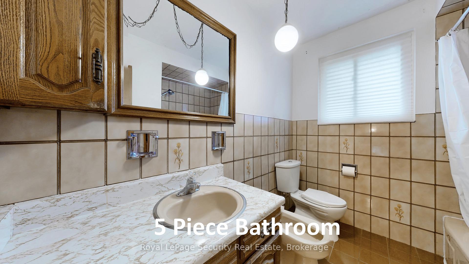 59 Roseglen Cres, Toronto, ON M3N1G7 | 4 Bedroom 2 Bathroom Detached House | Image 21