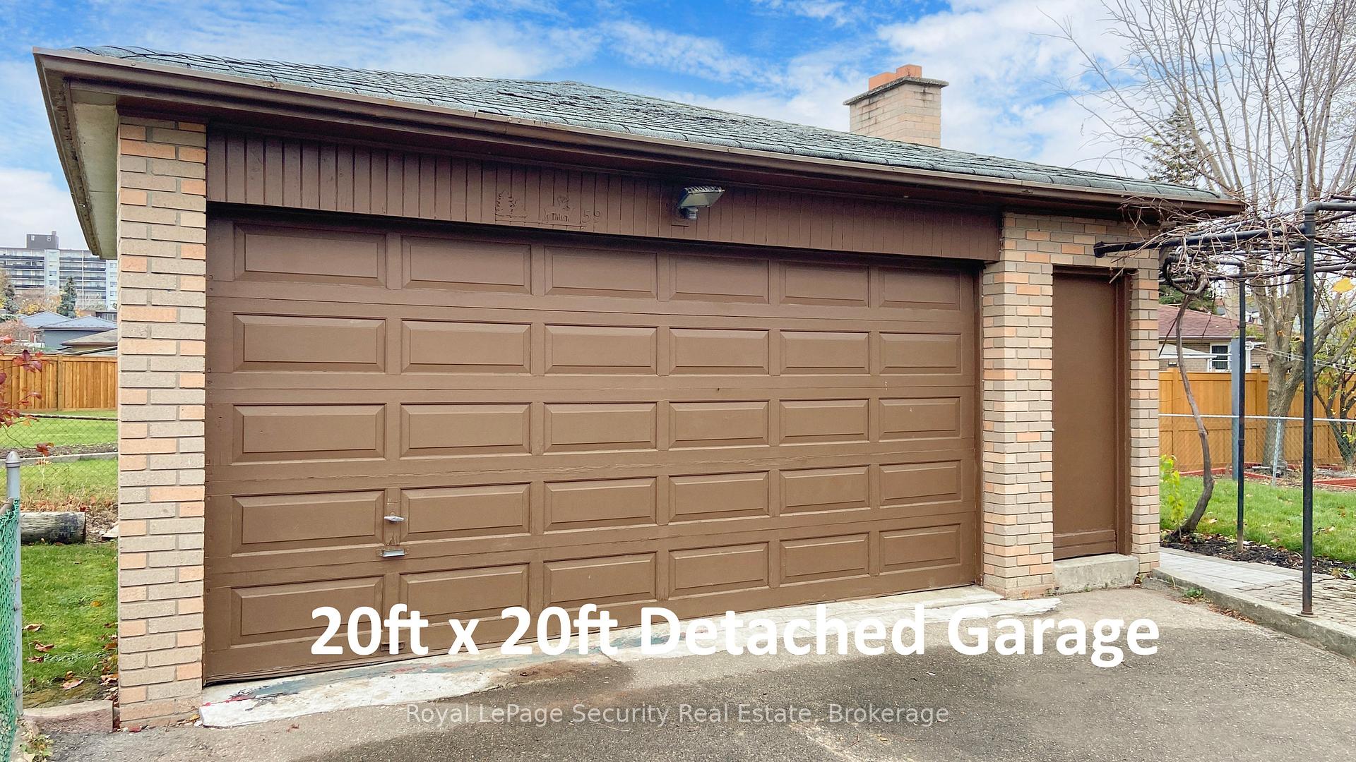 59 Roseglen Cres, Toronto, ON M3N1G7 | 4 Bedroom 2 Bathroom Detached House | Image 38