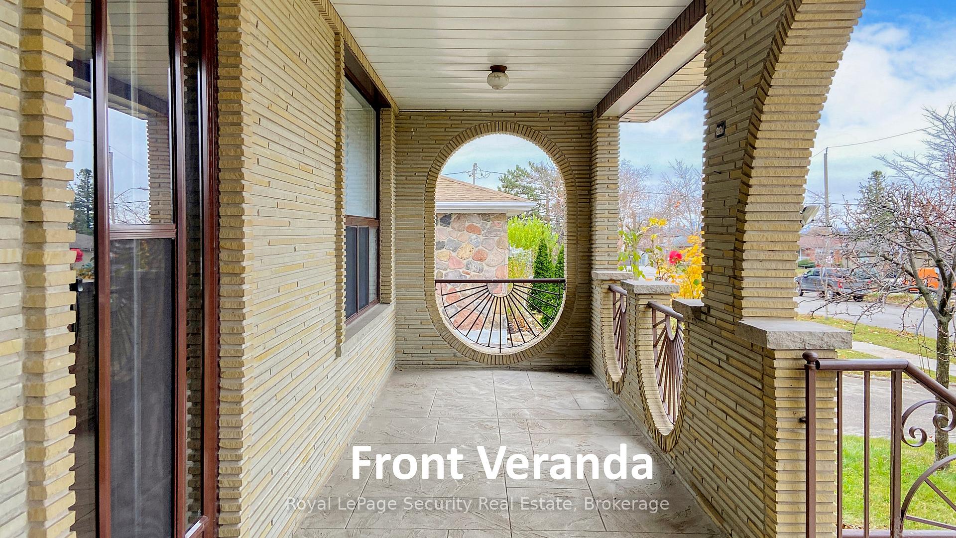 59 Roseglen Cres, Toronto, ON M3N1G7 | 4 Bedroom 2 Bathroom Detached House | Image 5