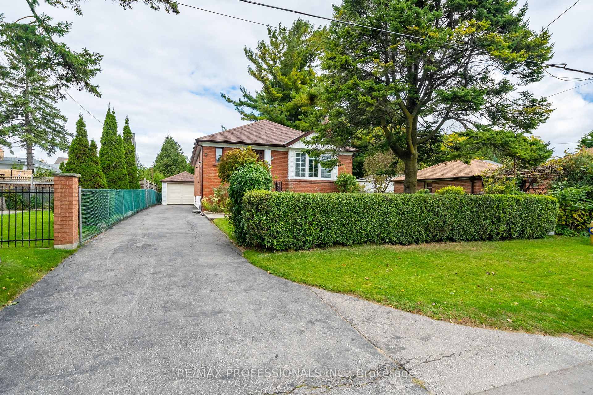 312 Dalesford Rd, Toronto, ON M8Y1G7 | 3 Bedroom 2 Bathroom Detached House | Image 1