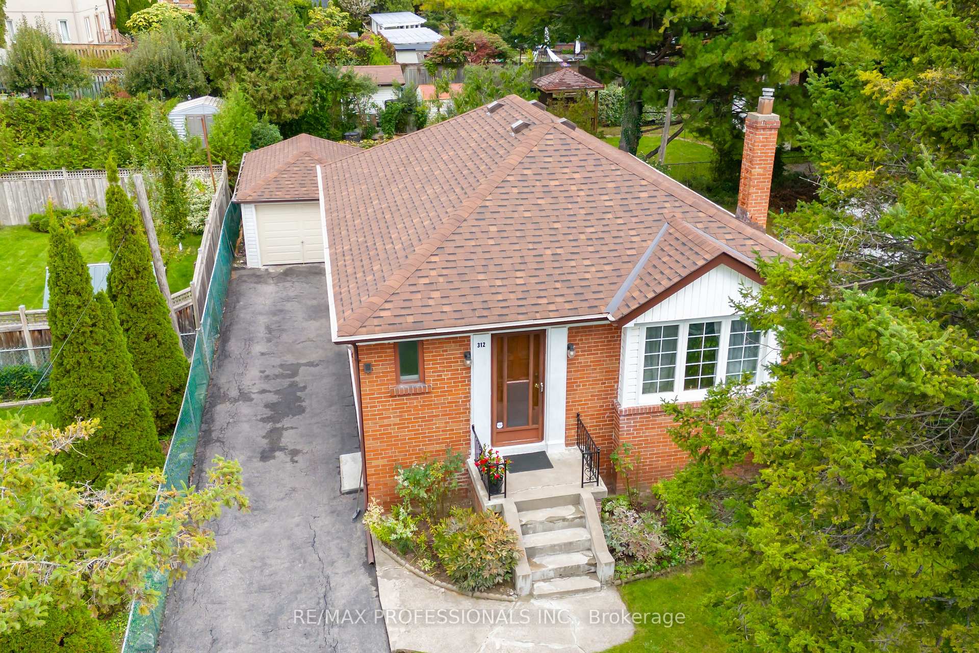 312 Dalesford Rd, Toronto, ON M8Y1G7 | 3 Bedroom 2 Bathroom Detached House | Image 12