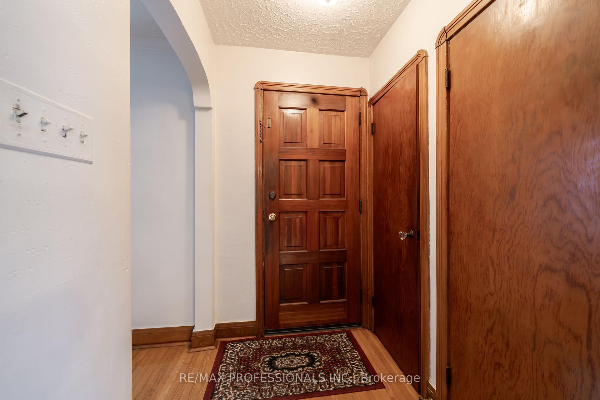 312 Dalesford Rd, Toronto, ON M8Y1G7 | 3 Bedroom 2 Bathroom Detached House | Image 13