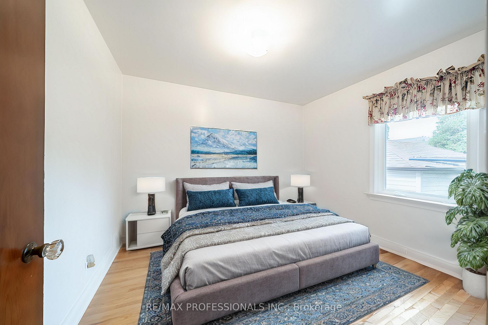 312 Dalesford Rd, Toronto, ON M8Y1G7 | 3 Bedroom 2 Bathroom Detached House | Image 18