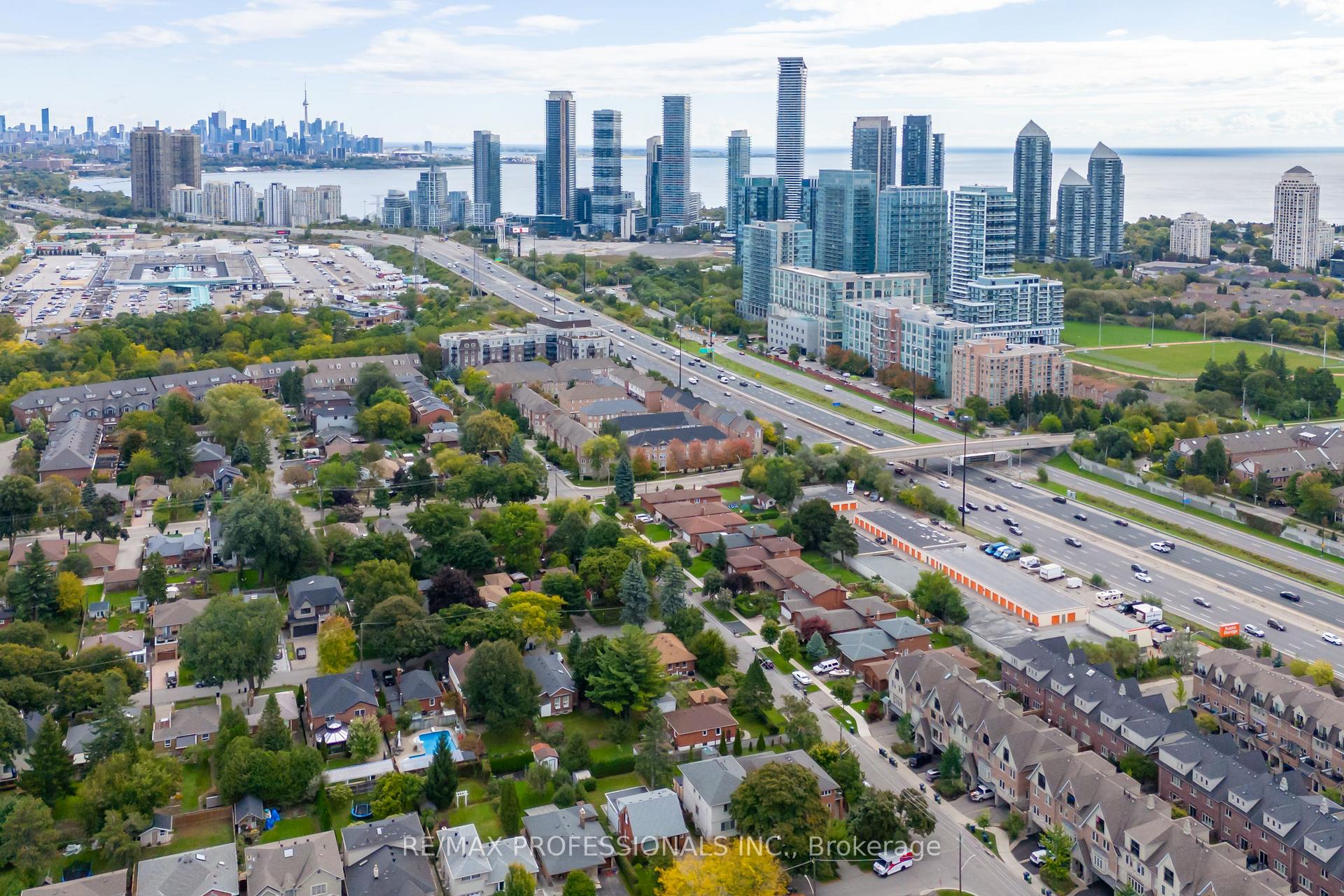 312 Dalesford Rd, Toronto, ON M8Y1G7 | 3 Bedroom 2 Bathroom Detached House | Image 28