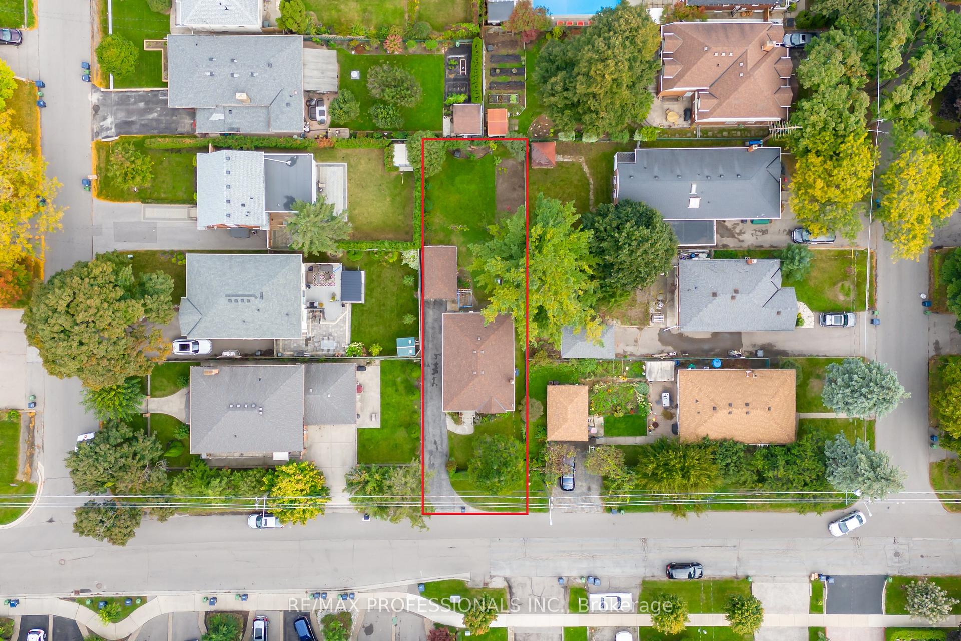 312 Dalesford Rd, Toronto, ON M8Y1G7 | 3 Bedroom 2 Bathroom Detached House | Image 9