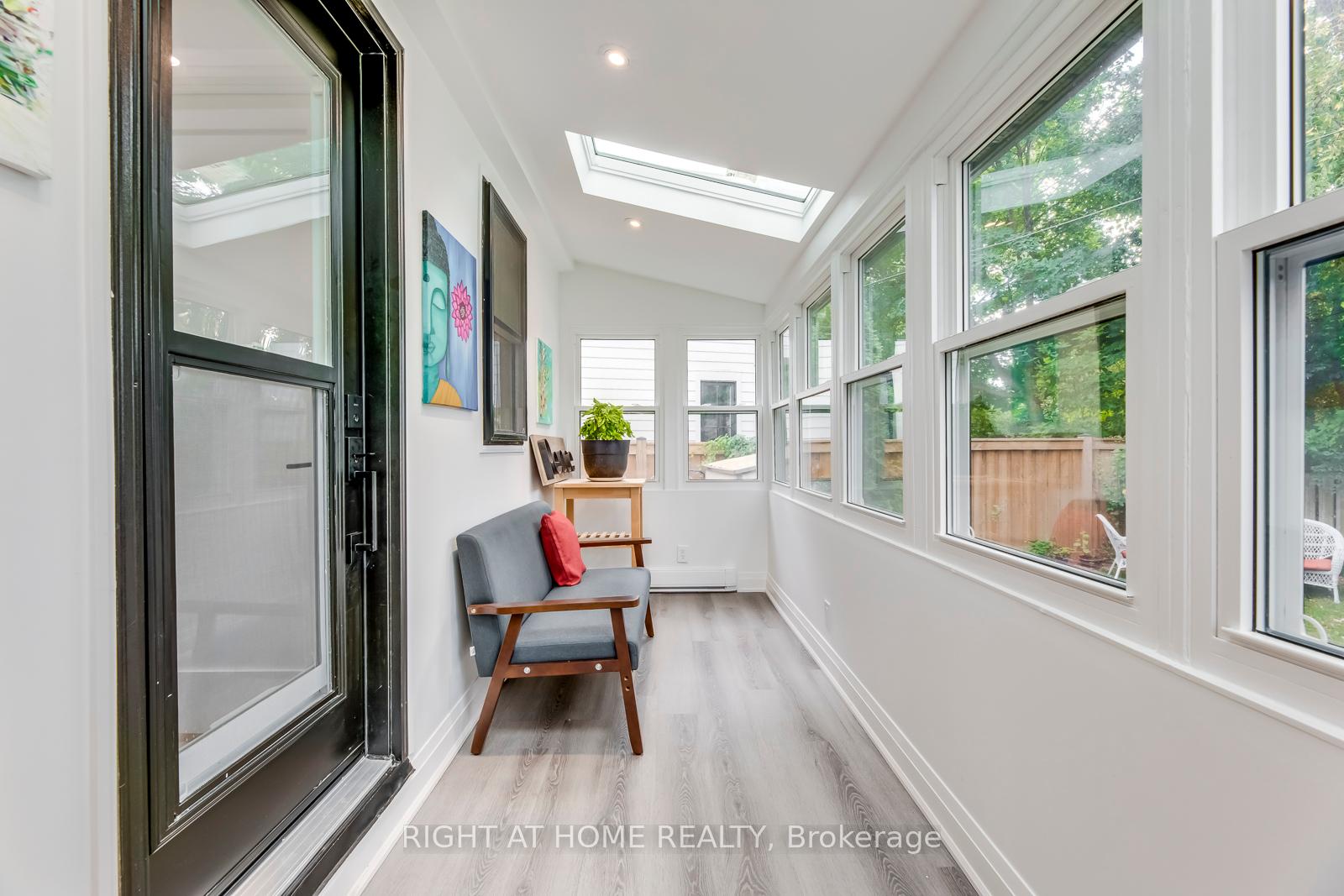 5 Saunders Cres, Toronto, ON M8Y2P7 | 3 Bedroom 4 Bathroom Detached House | Image 16