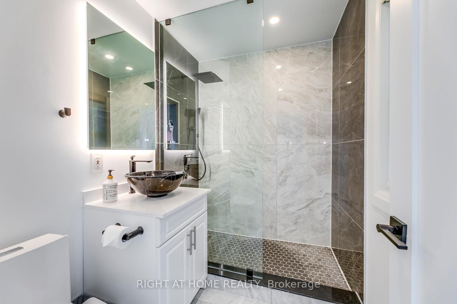 5 Saunders Cres, Toronto, ON M8Y2P7 | 3 Bedroom 4 Bathroom Detached House | Image 18