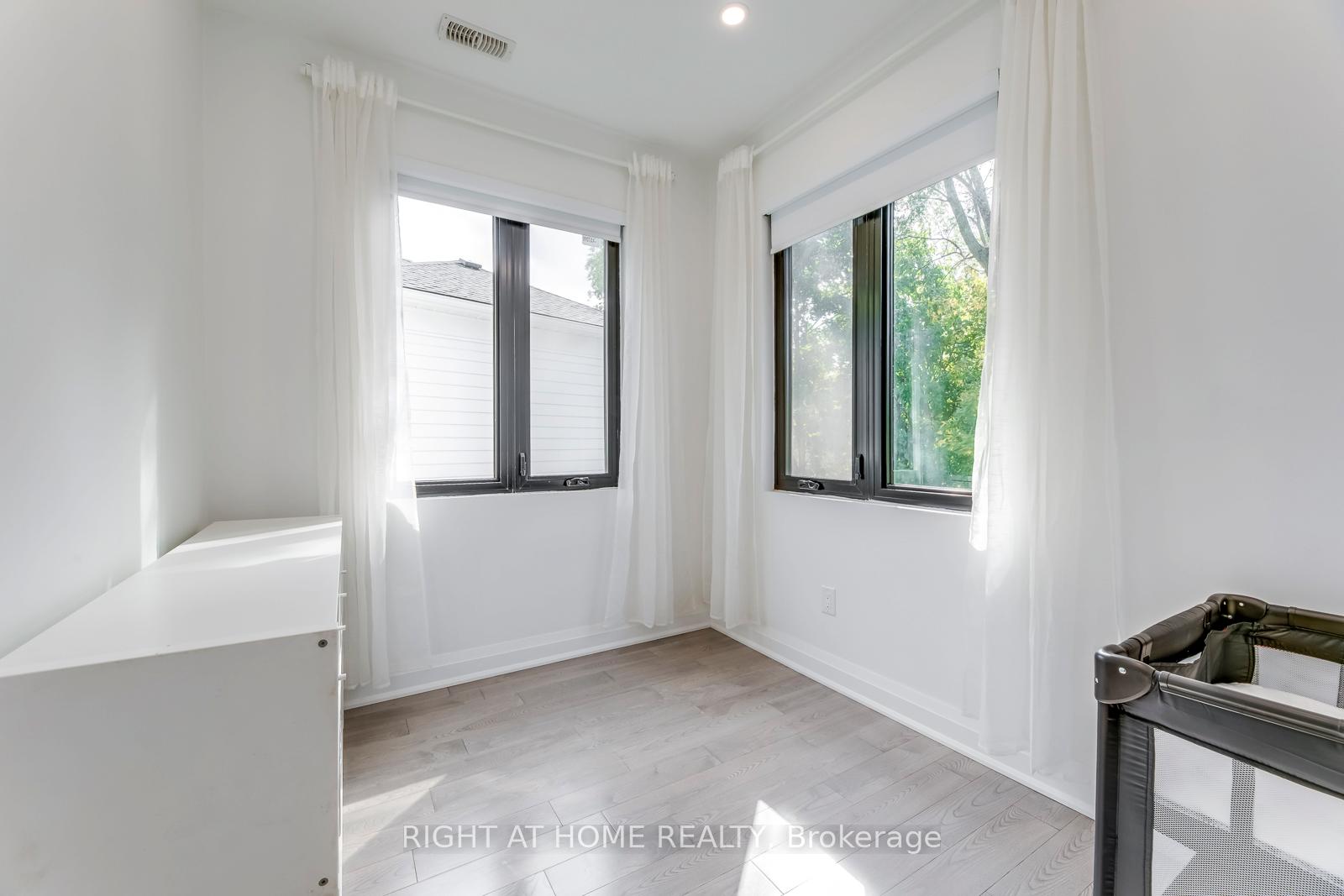 5 Saunders Cres, Toronto, ON M8Y2P7 | 3 Bedroom 4 Bathroom Detached House | Image 25