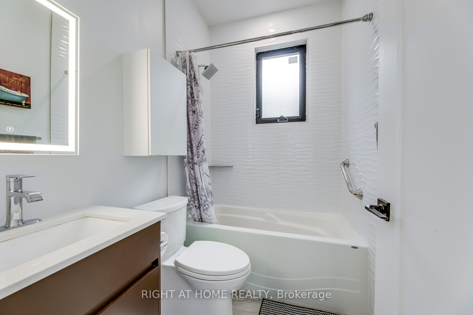 5 Saunders Cres, Toronto, ON M8Y2P7 | 3 Bedroom 4 Bathroom Detached House | Image 26