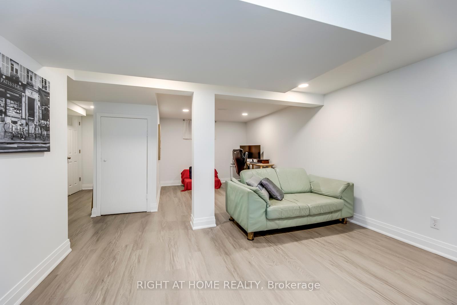 5 Saunders Cres, Toronto, ON M8Y2P7 | 3 Bedroom 4 Bathroom Detached House | Image 27