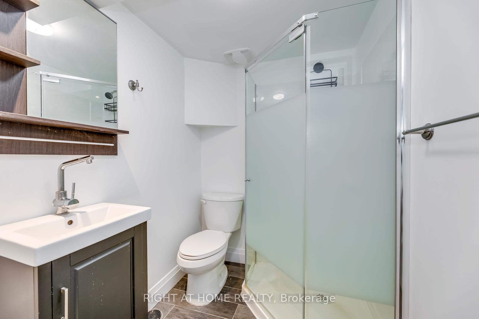 5 Saunders Cres, Toronto, ON M8Y2P7 | 3 Bedroom 4 Bathroom Detached House | Image 31