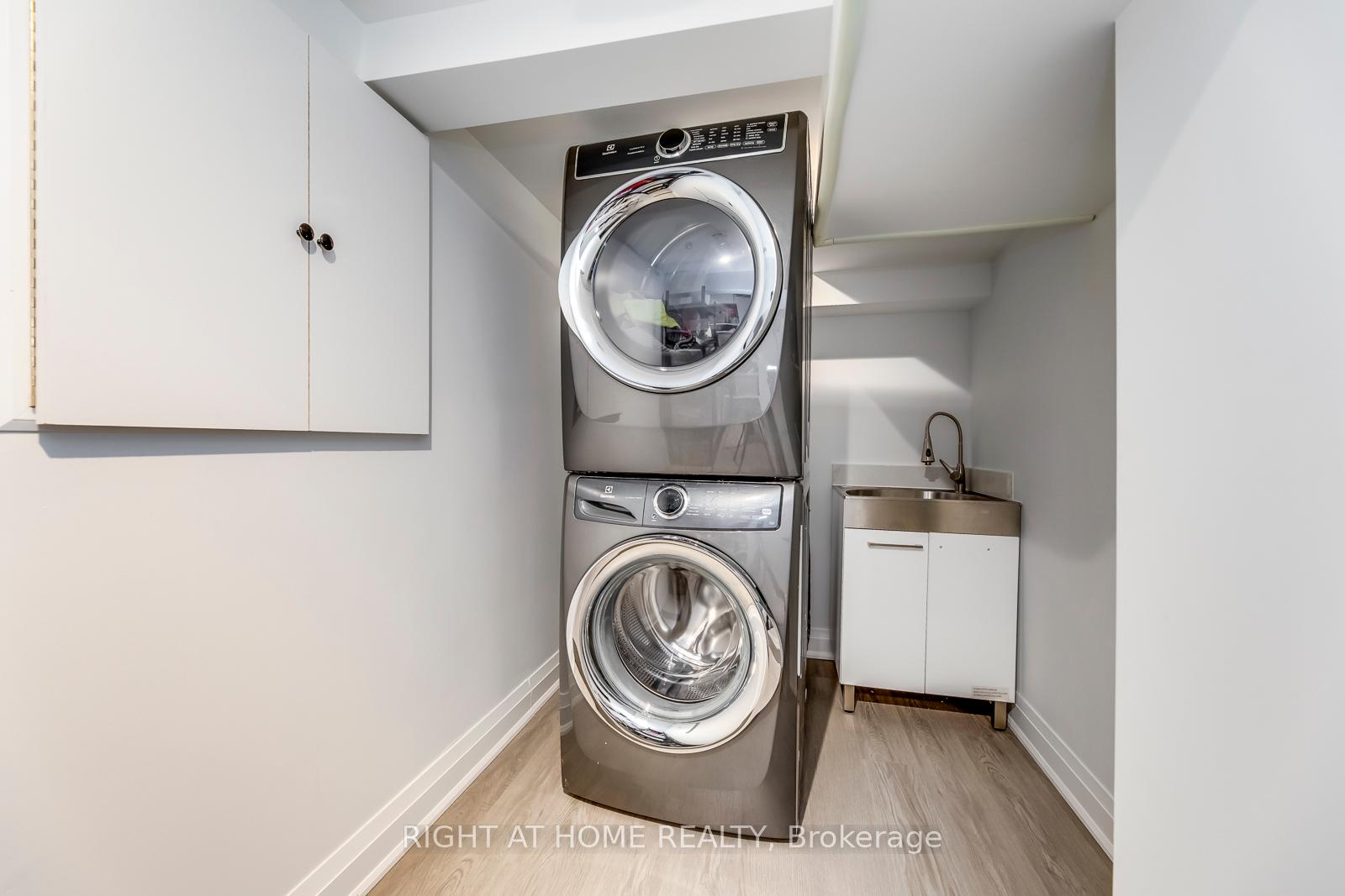 5 Saunders Cres, Toronto, ON M8Y2P7 | 3 Bedroom 4 Bathroom Detached House | Image 32