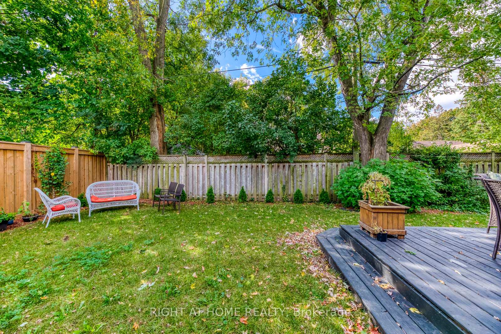 5 Saunders Cres, Toronto, ON M8Y2P7 | 3 Bedroom 4 Bathroom Detached House | Image 34