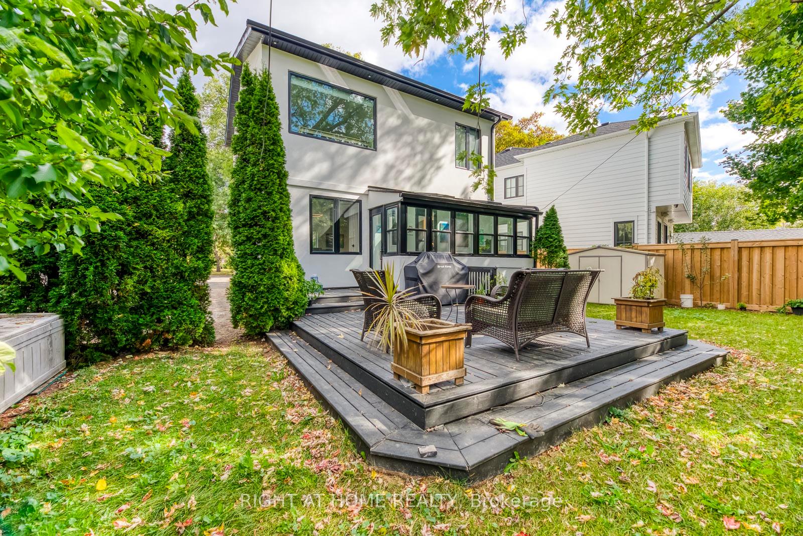 5 Saunders Cres, Toronto, ON M8Y2P7 | 3 Bedroom 4 Bathroom Detached House | Image 35