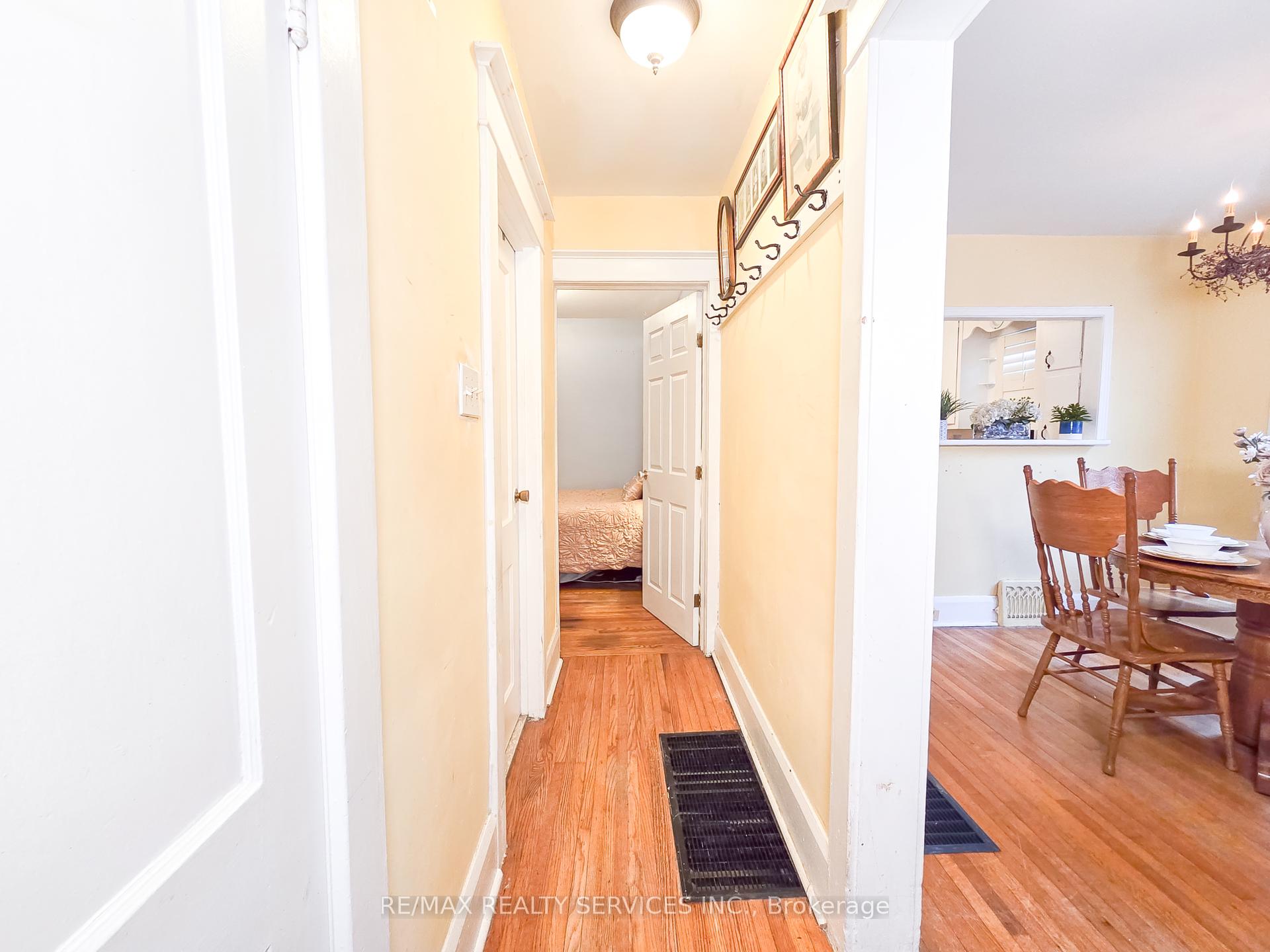 36 Seventh St, Toronto, ON M8V3B2 | 2 Bedroom 1 Bathroom Detached House | Image 15
