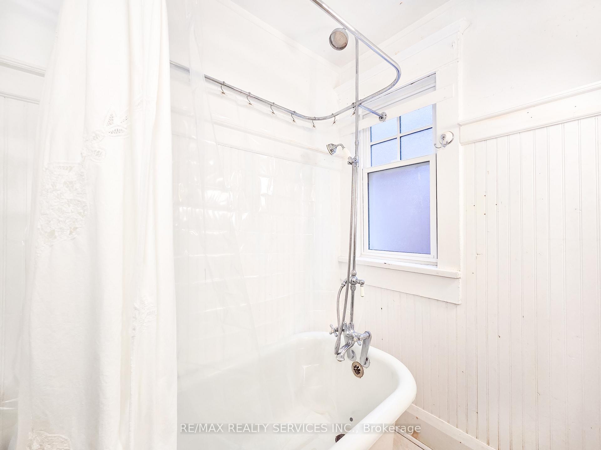 36 Seventh St, Toronto, ON M8V3B2 | 2 Bedroom 1 Bathroom Detached House | Image 16