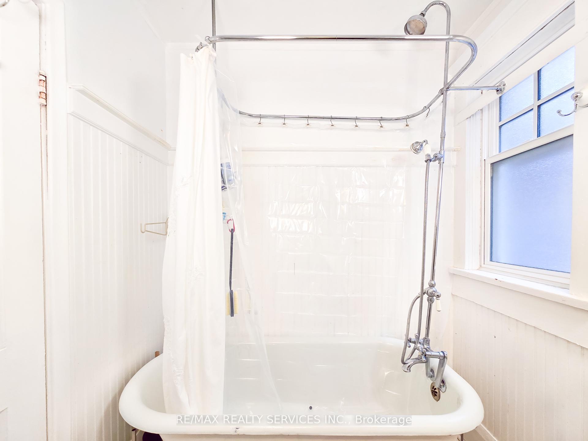 36 Seventh St, Toronto, ON M8V3B2 | 2 Bedroom 1 Bathroom Detached House | Image 17