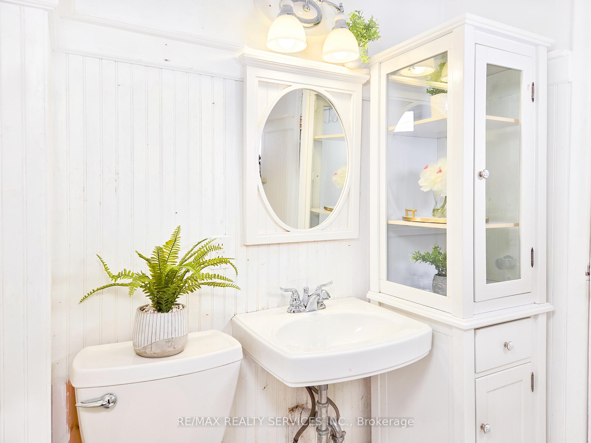 36 Seventh St, Toronto, ON M8V3B2 | 2 Bedroom 1 Bathroom Detached House | Image 18