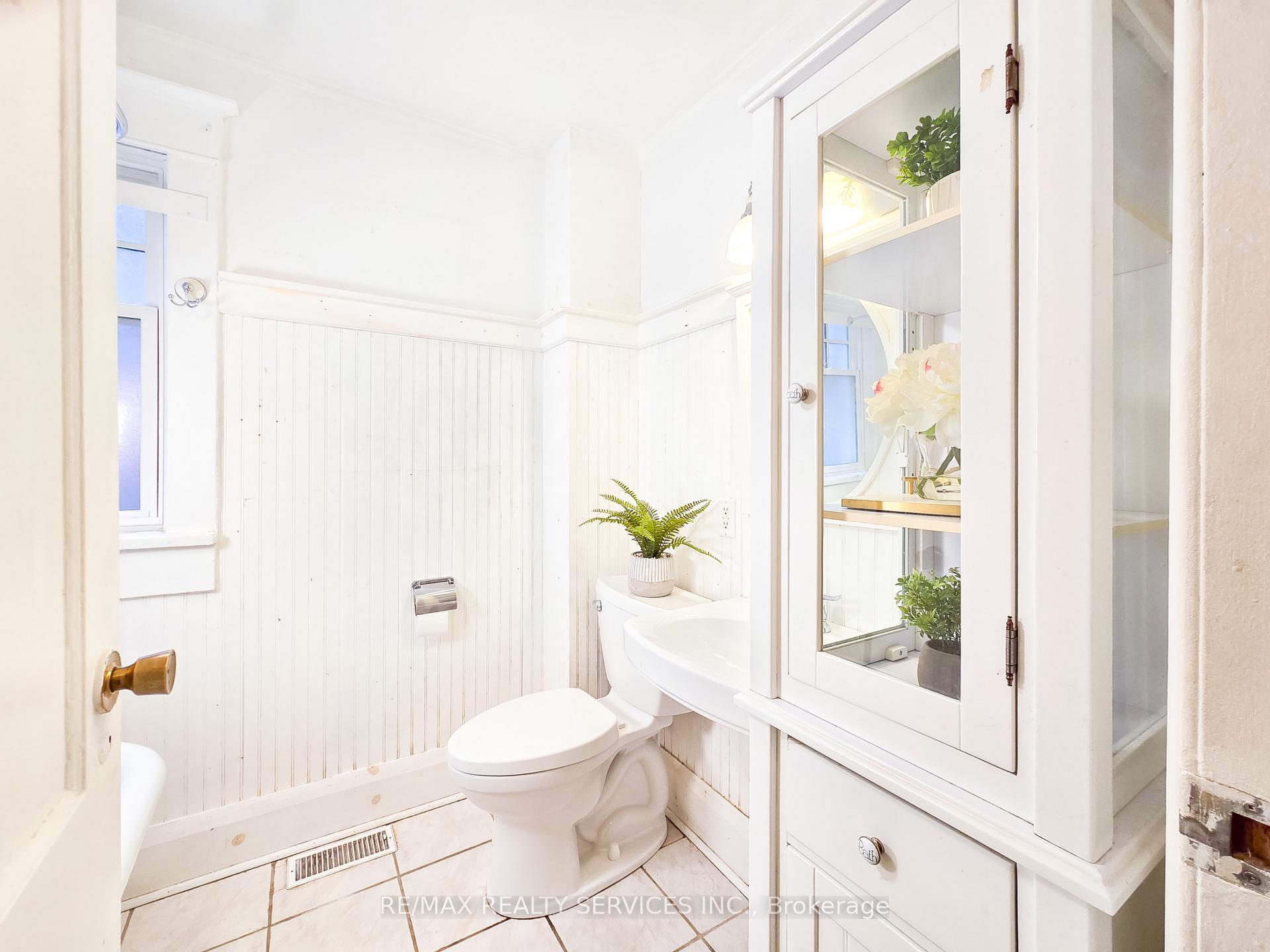 36 Seventh St, Toronto, ON M8V3B2 | 2 Bedroom 1 Bathroom Detached House | Image 19