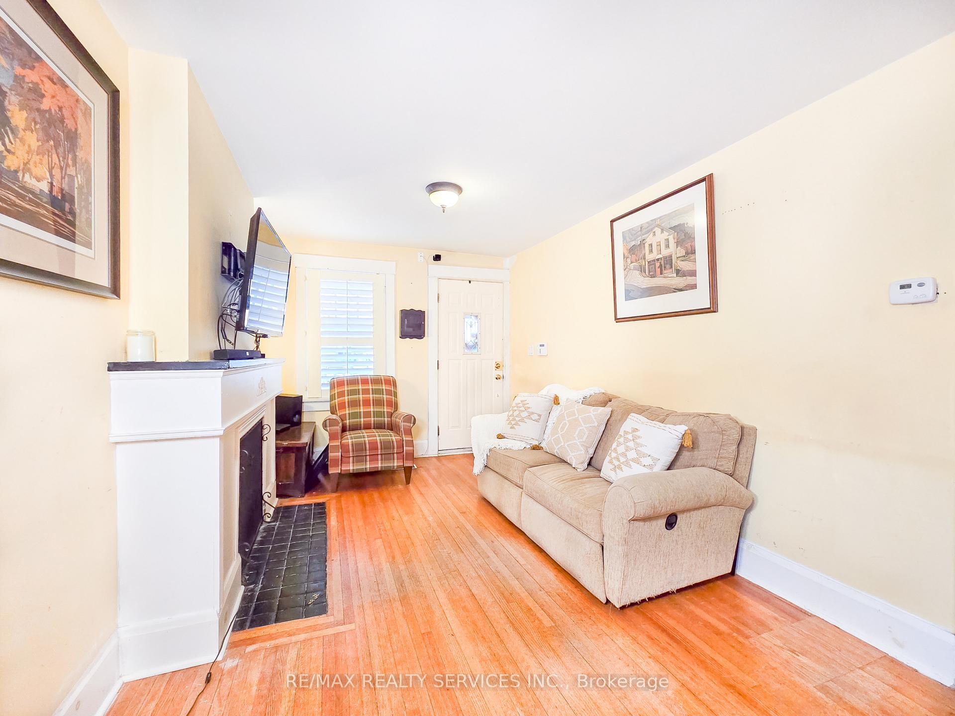 36 Seventh St, Toronto, ON M8V3B2 | 2 Bedroom 1 Bathroom Detached House | Image 9