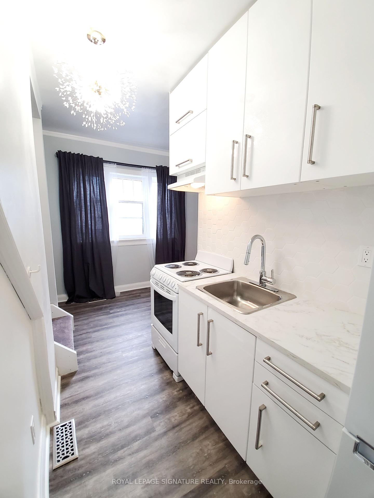 418 Margueretta St, Toronto, ON M6H3S5 | 6 Bedroom 4 Bathroom Detached House | Image 14