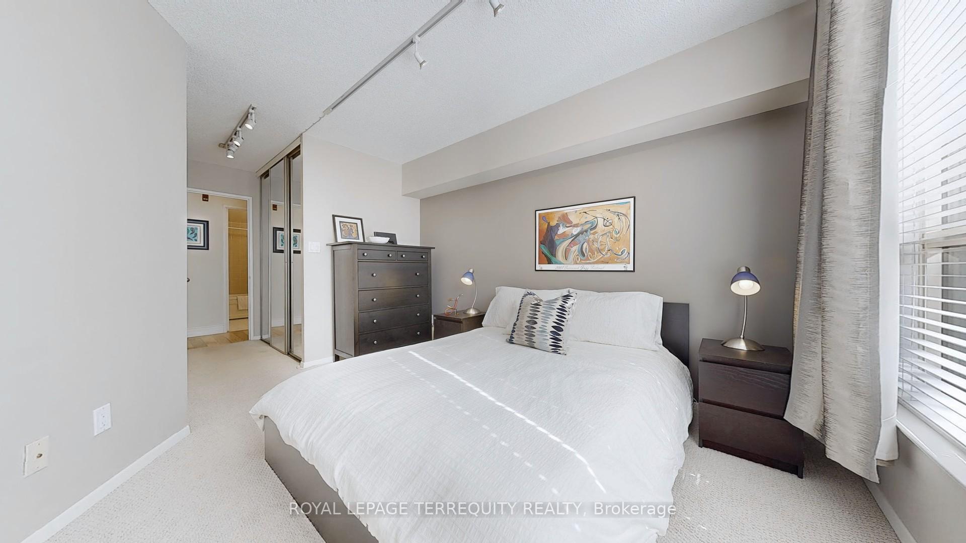 #511 - 20 Southport St, Toronto, ON M6S4Y8 | 1 Bedroom 1 Bathroom Condo Apt | Image 13