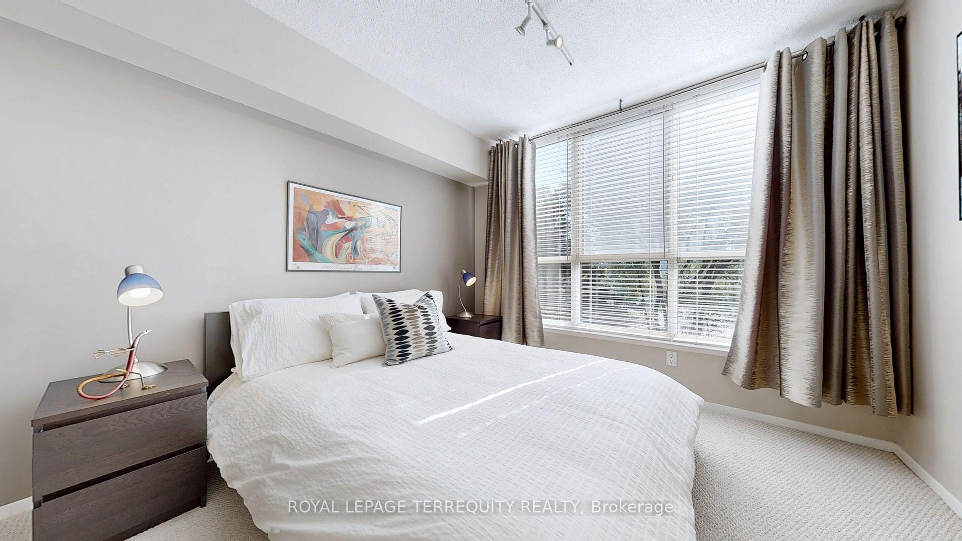 #511 - 20 Southport St, Toronto, ON M6S4Y8 | 1 Bedroom 1 Bathroom Condo Apt | Image 15