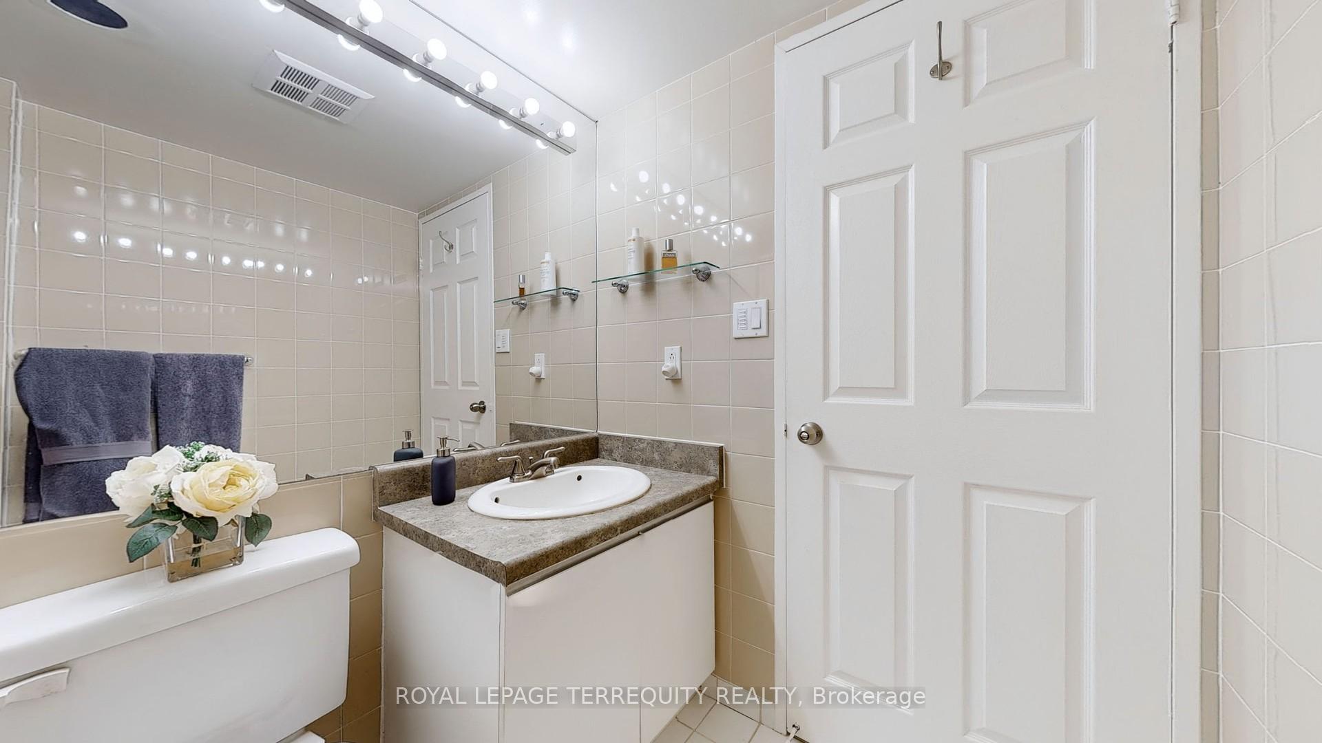 #511 - 20 Southport St, Toronto, ON M6S4Y8 | 1 Bedroom 1 Bathroom Condo Apt | Image 16